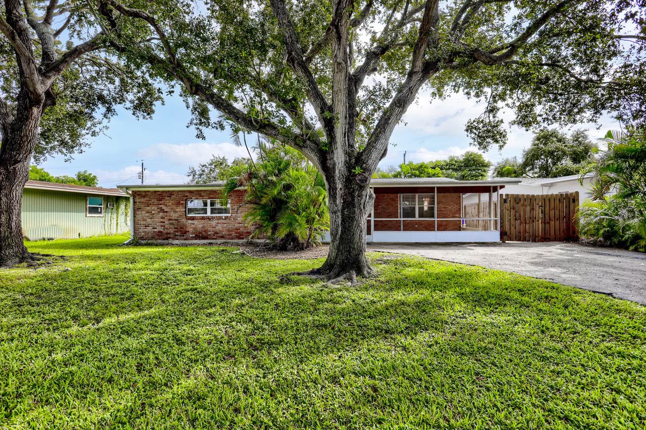 526 Ivy Avenue - Photo 1