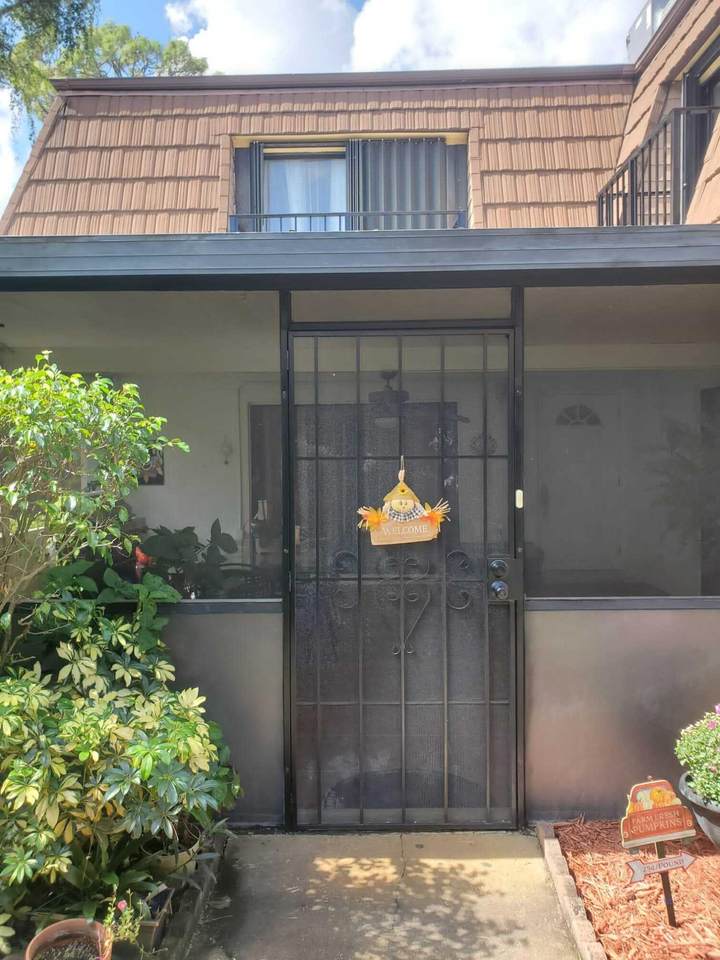 4225 Turnberry Circle - Photo 1