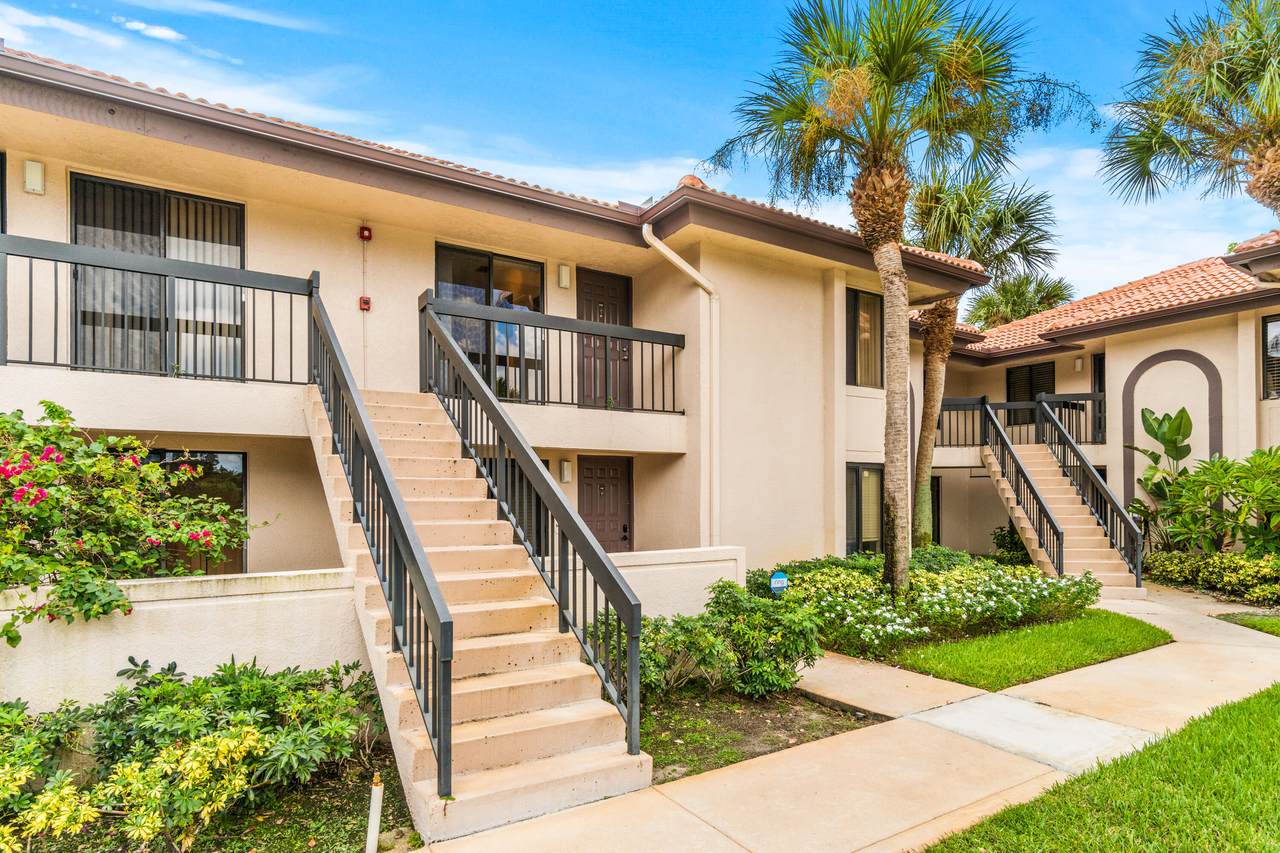 5151 Club Circle - Photo 1