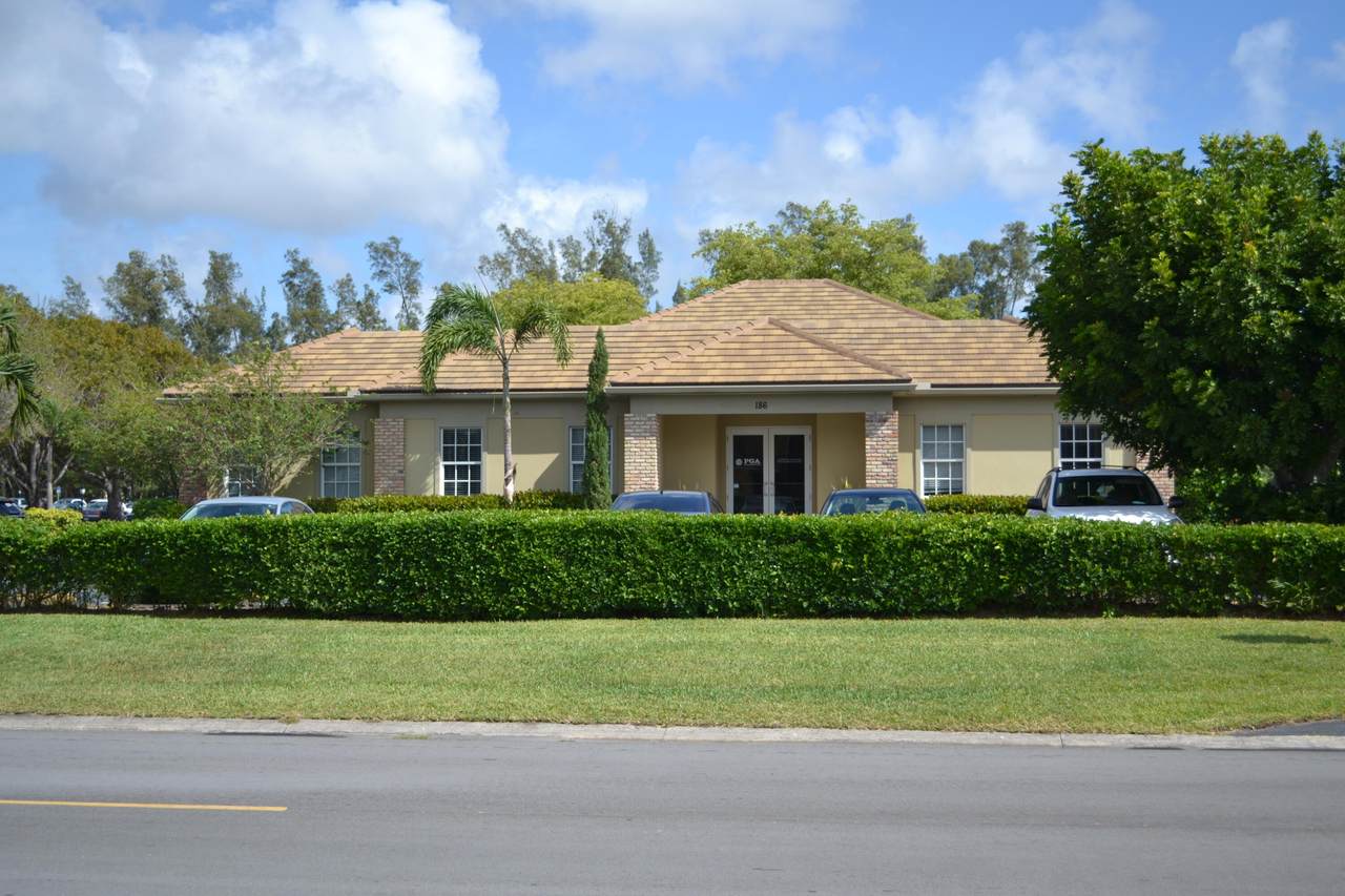 186 Atlantis Boulevard - Photo 1