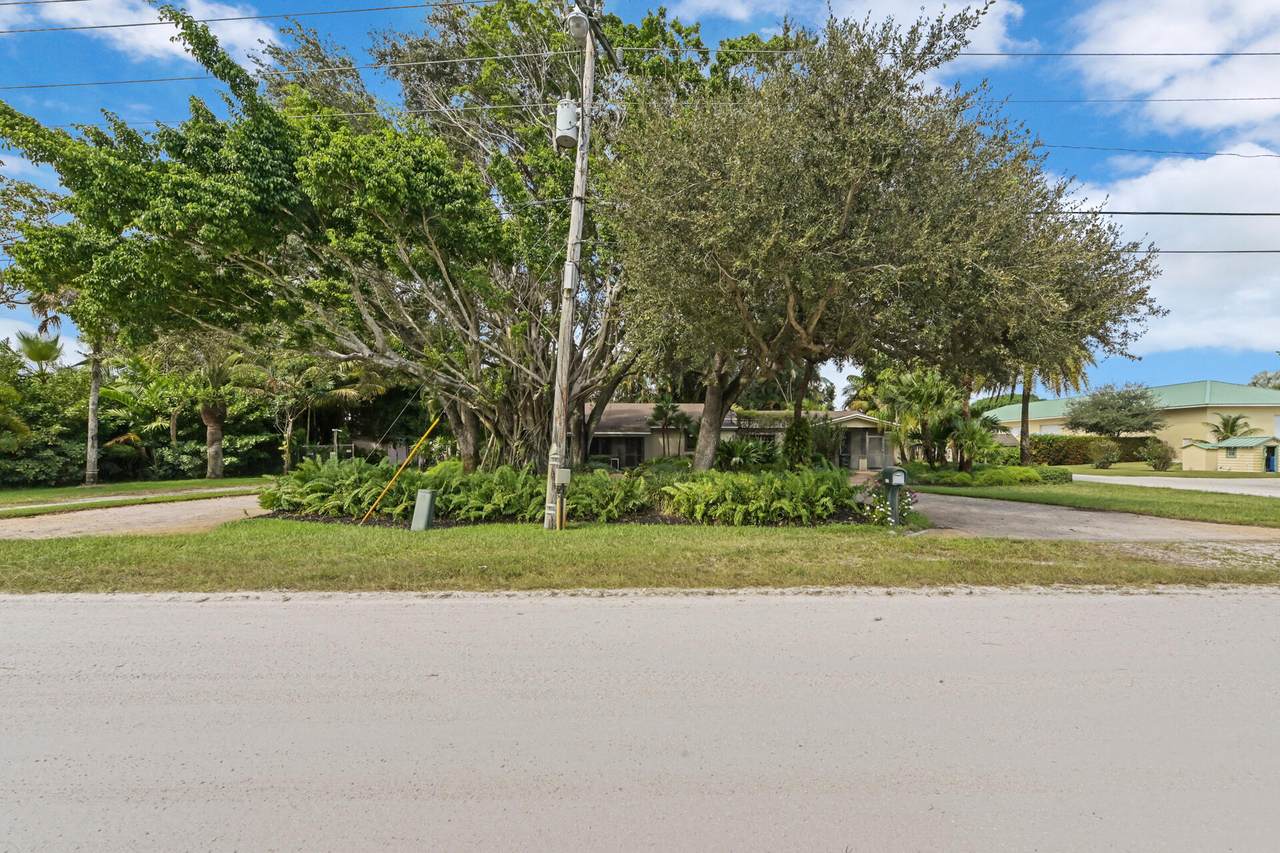 4919 Ridgewood Road - Photo 1