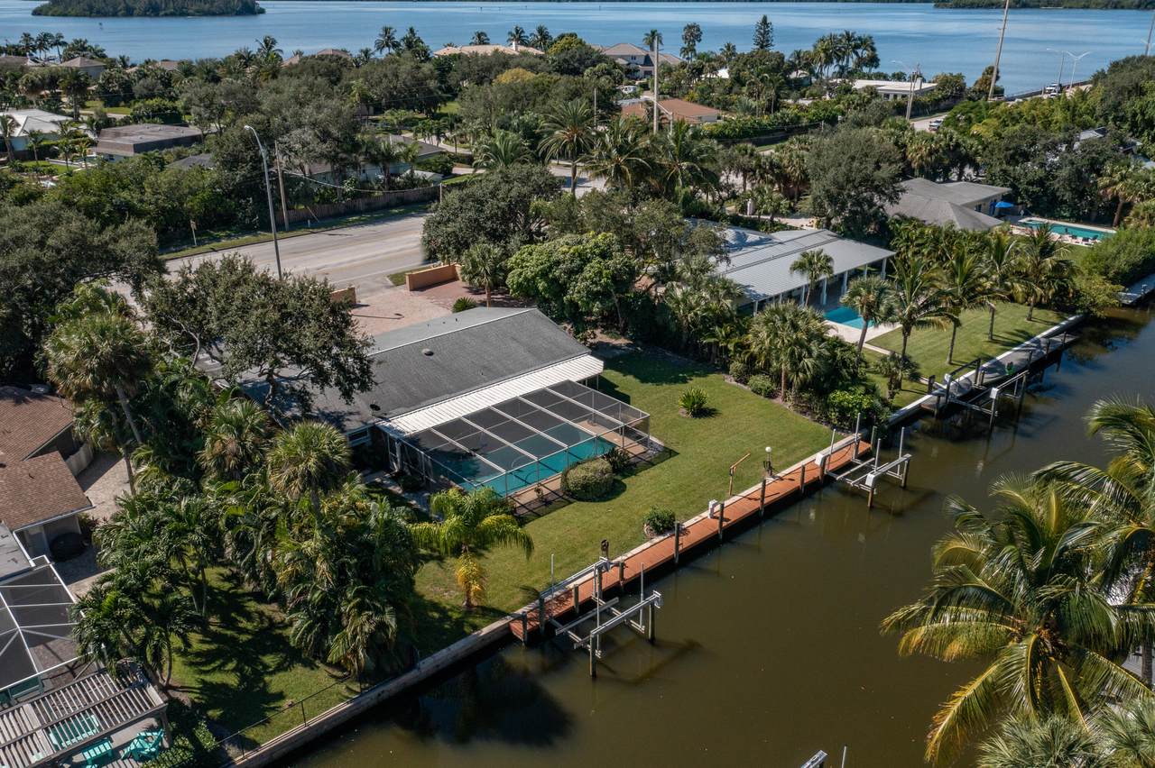 547 Causeway Boulevard - Photo 1