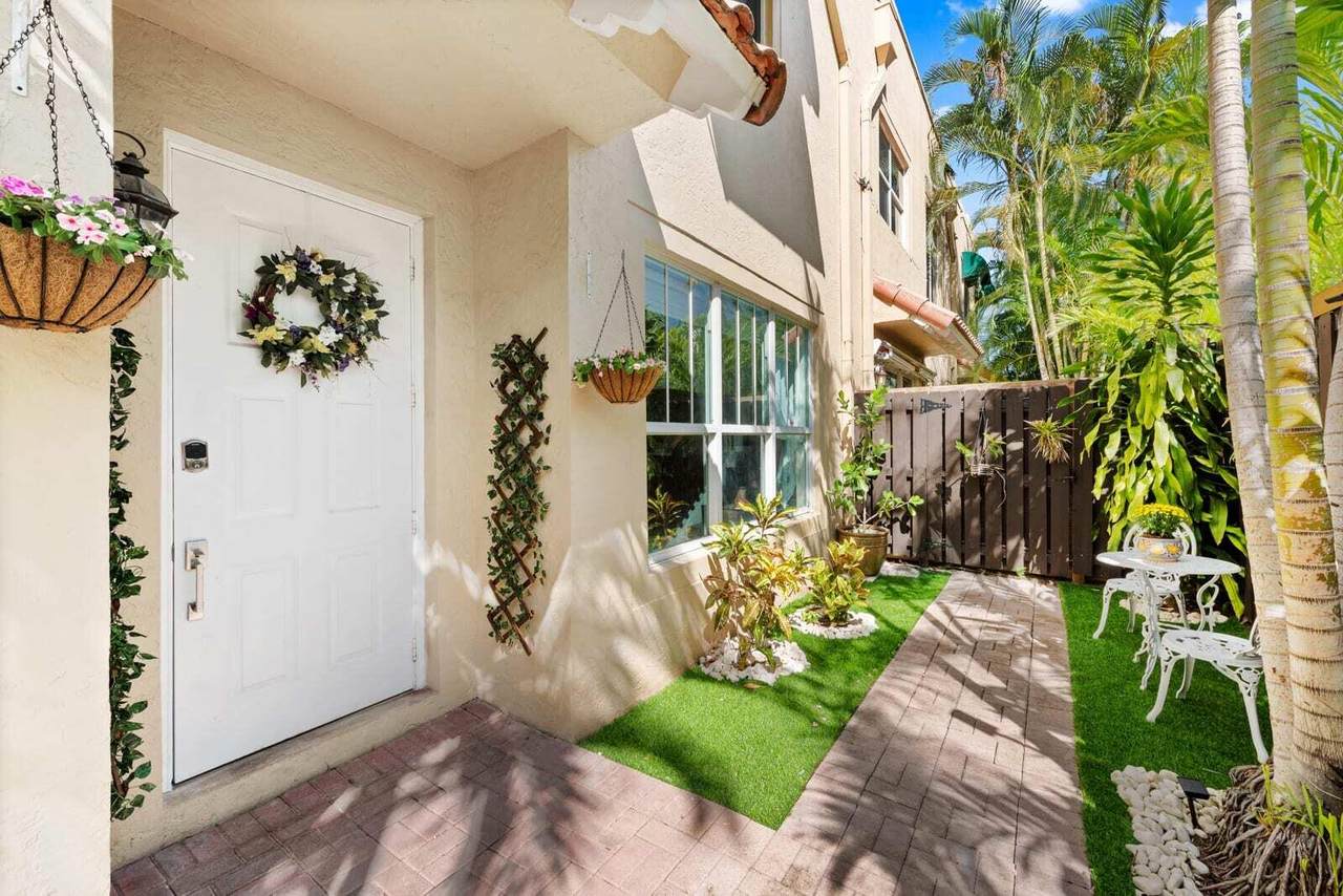 1214 1st Street - Photo 1