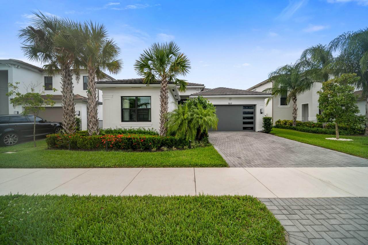 7217 Stella Lane - Photo 1