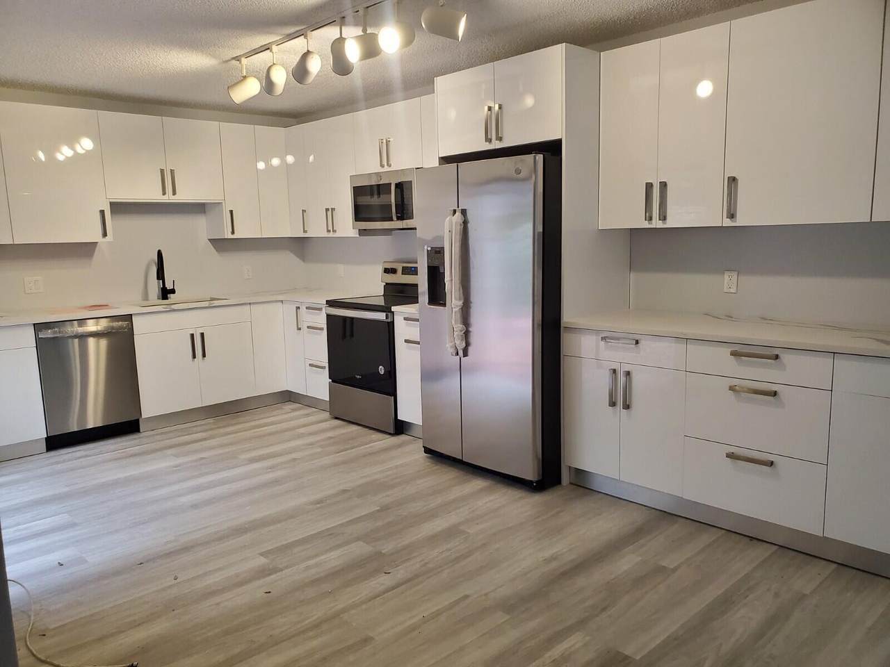 118 1st Ter Terrace - Photo 1