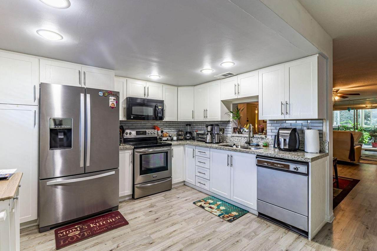 2102 Lucaya Bend - Photo 1