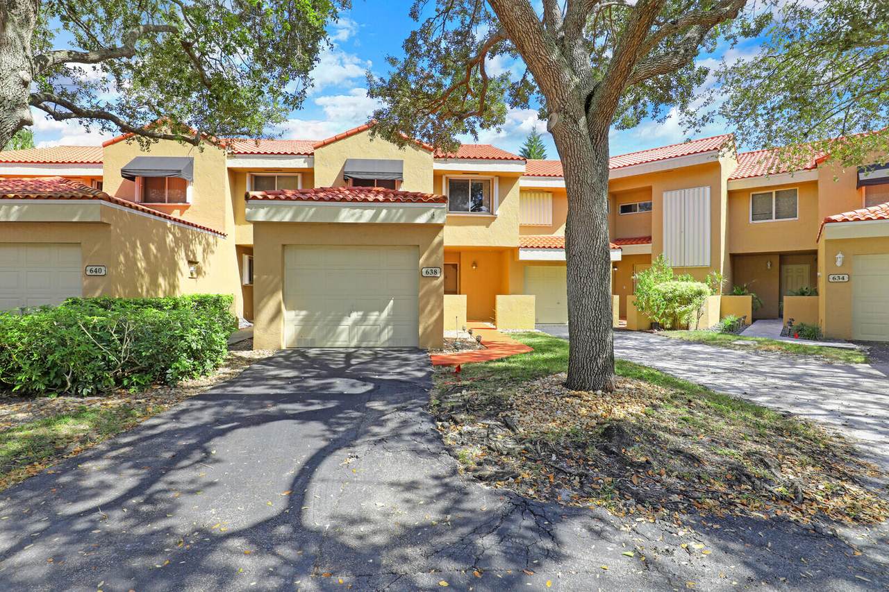 638 University Drive - Photo 1
