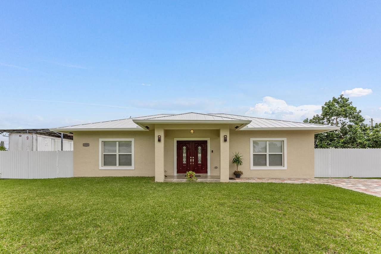 1550 Magnolia Drive - Photo 1