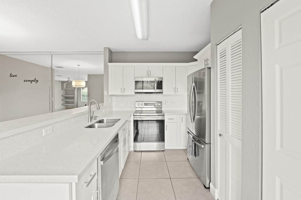 11784 Royal Palm Boulevard - Photo 1