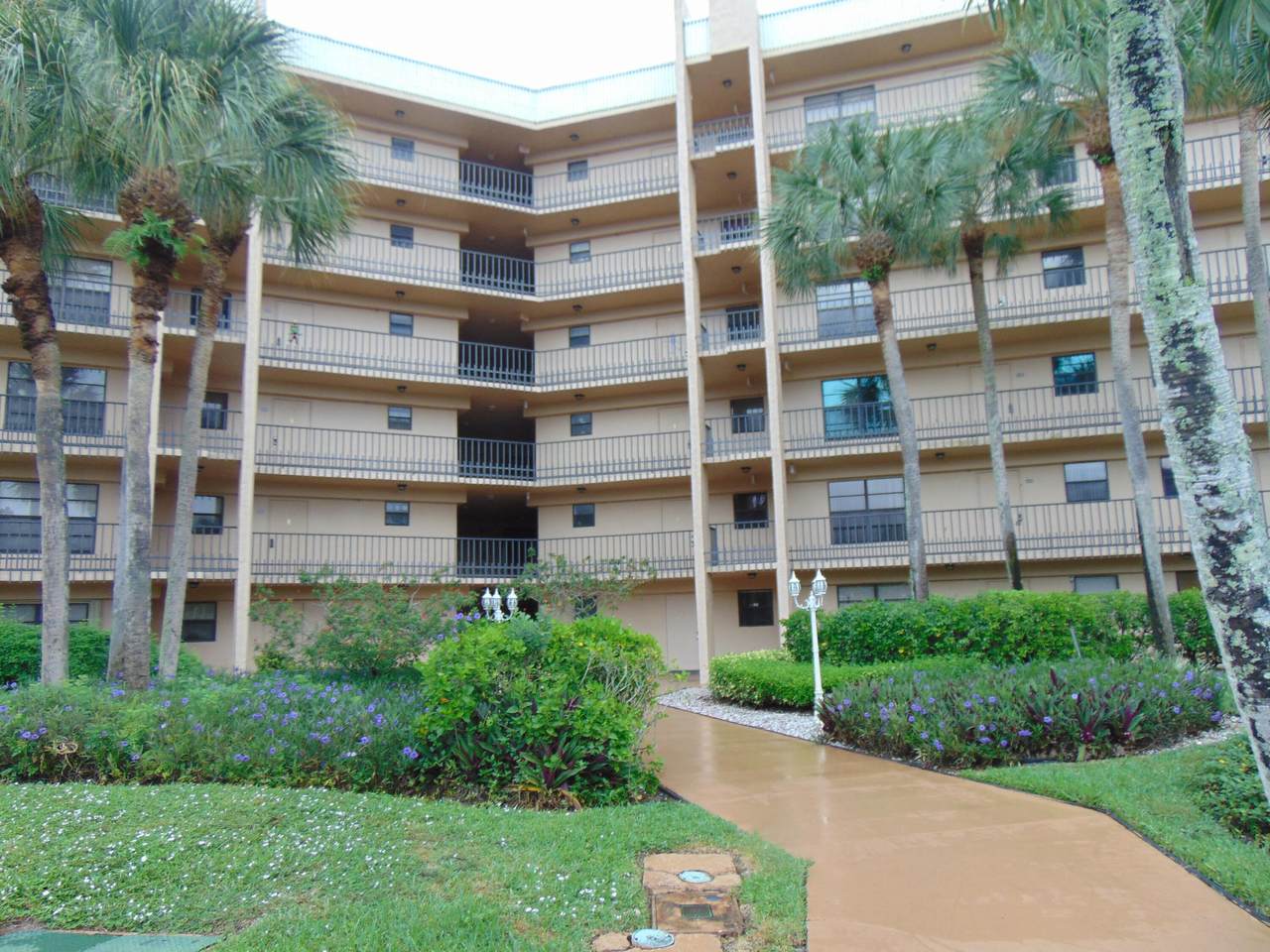 4640 Lucerne Lakes Boulevard - Photo 1
