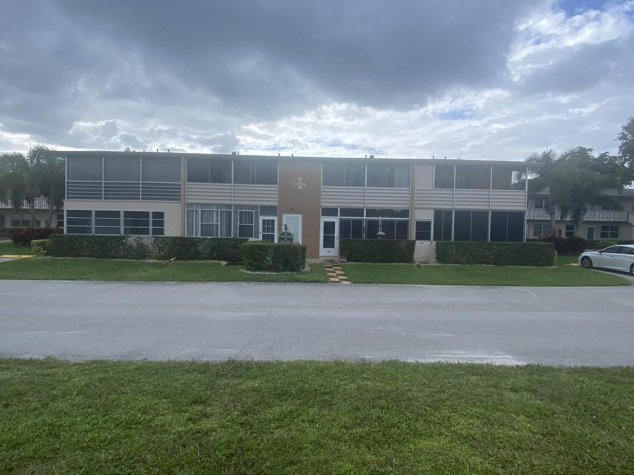 215 Cambridge I - Photo 1
