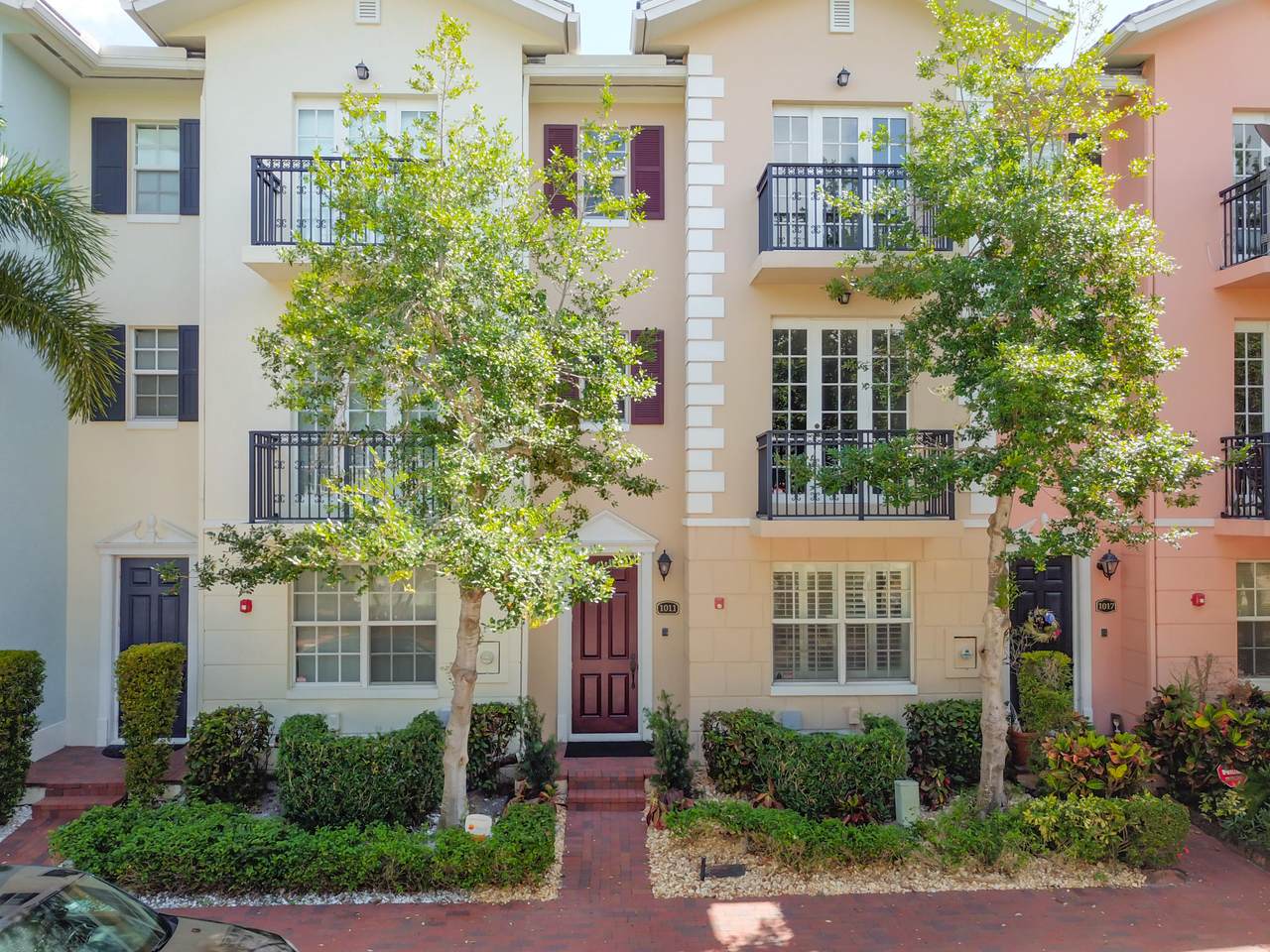 1011 Heritage Club Circle - Photo 1