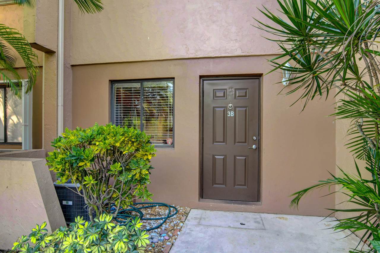 139 Sparrow Drive - Photo 1
