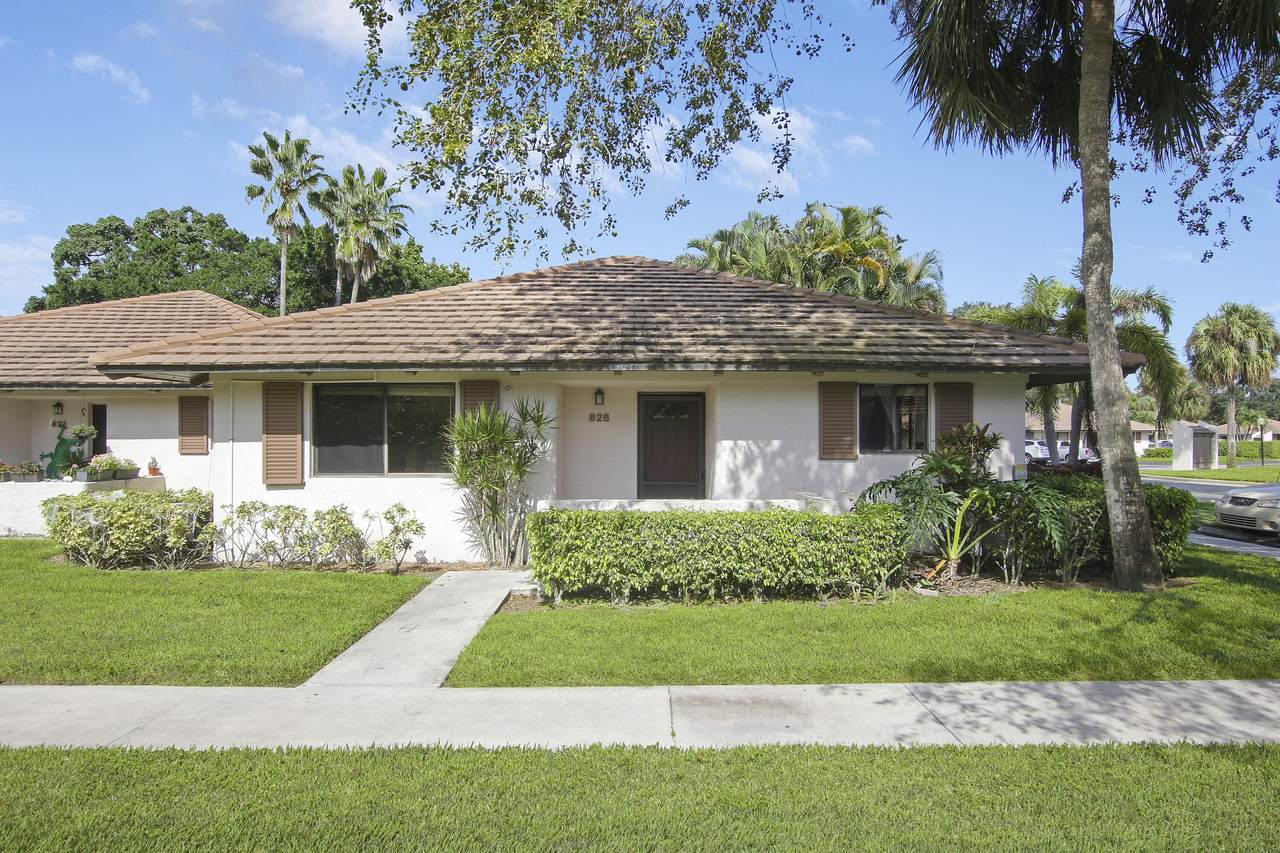 828 Club Drive - Photo 1