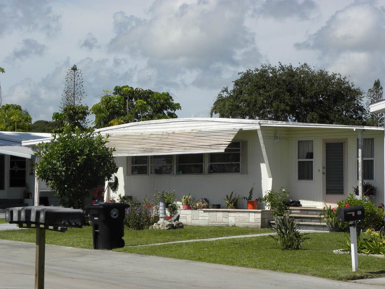 284 Kingfisher Avenue - Photo 1