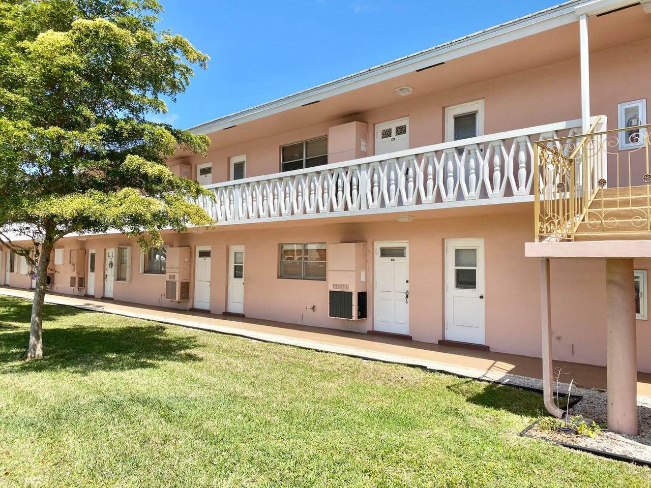300 20 Street - Photo 1