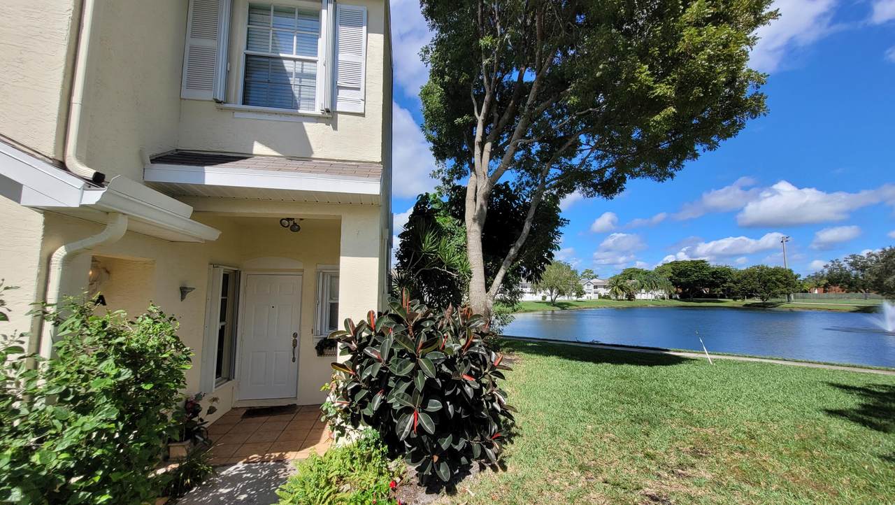 229 Foxtail Drive - Photo 1