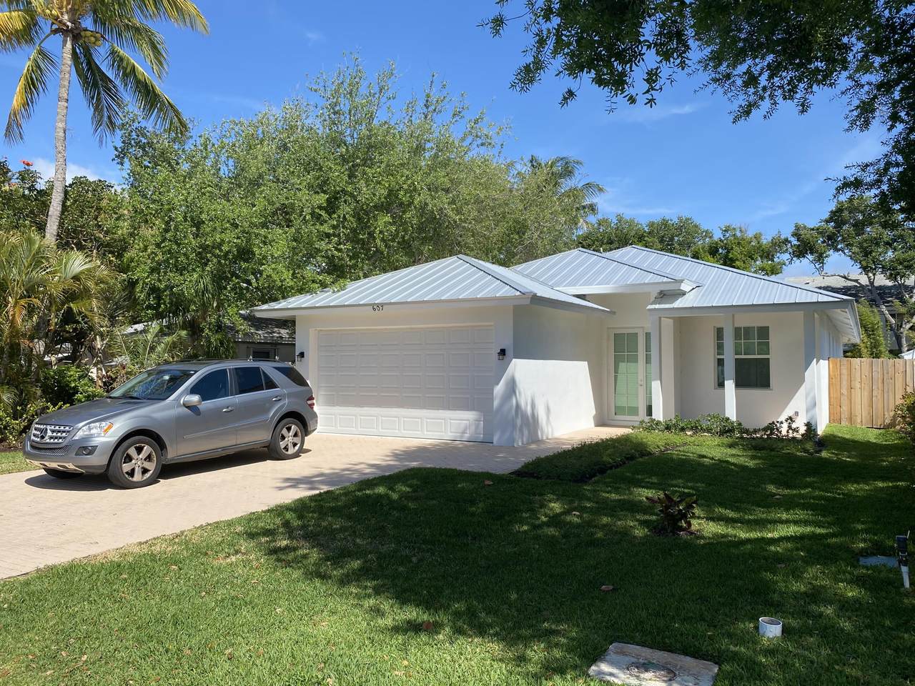 607 Allen Avenue - Photo 1