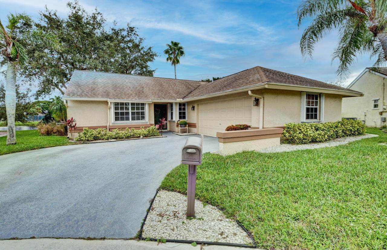 1840 Banyan Creek Circle - Photo 1