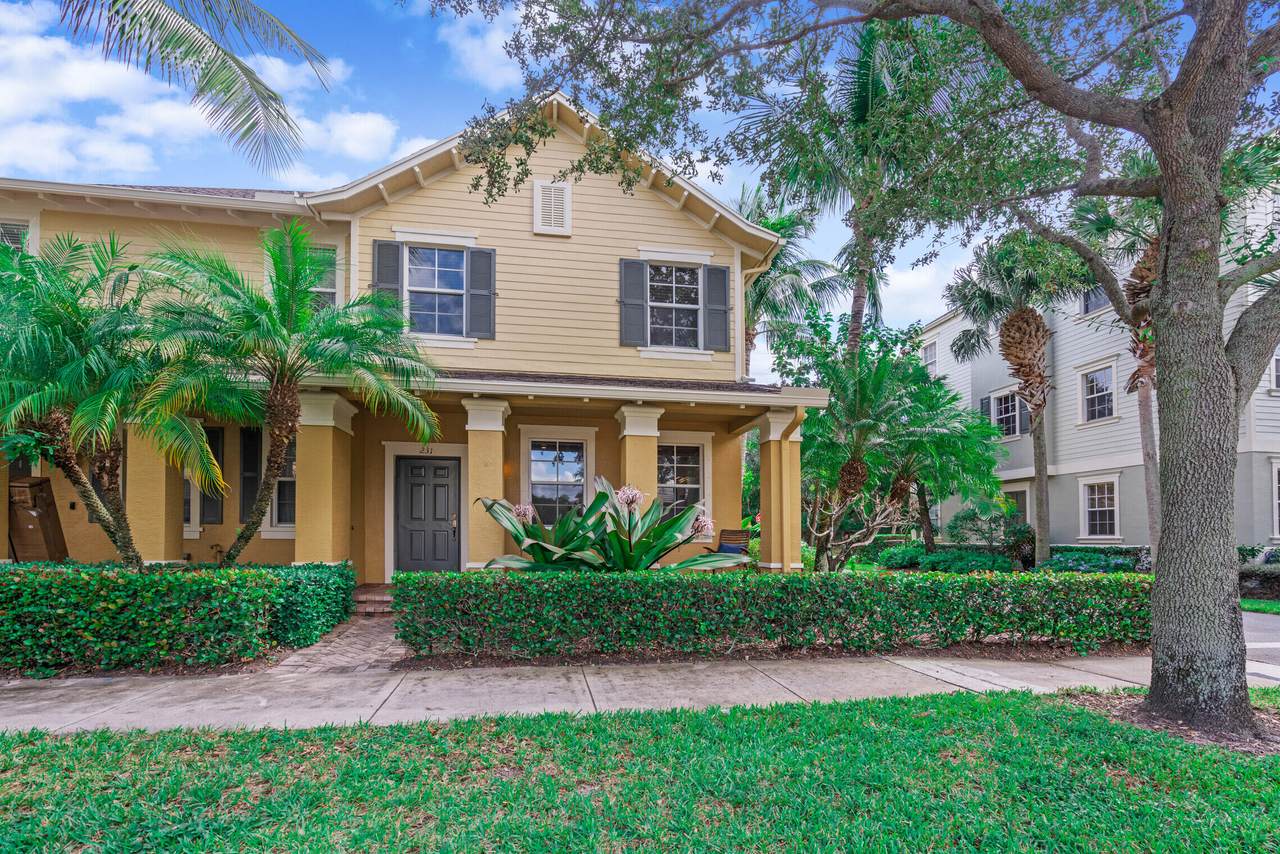 231 Bay Cedar Circle - Photo 1