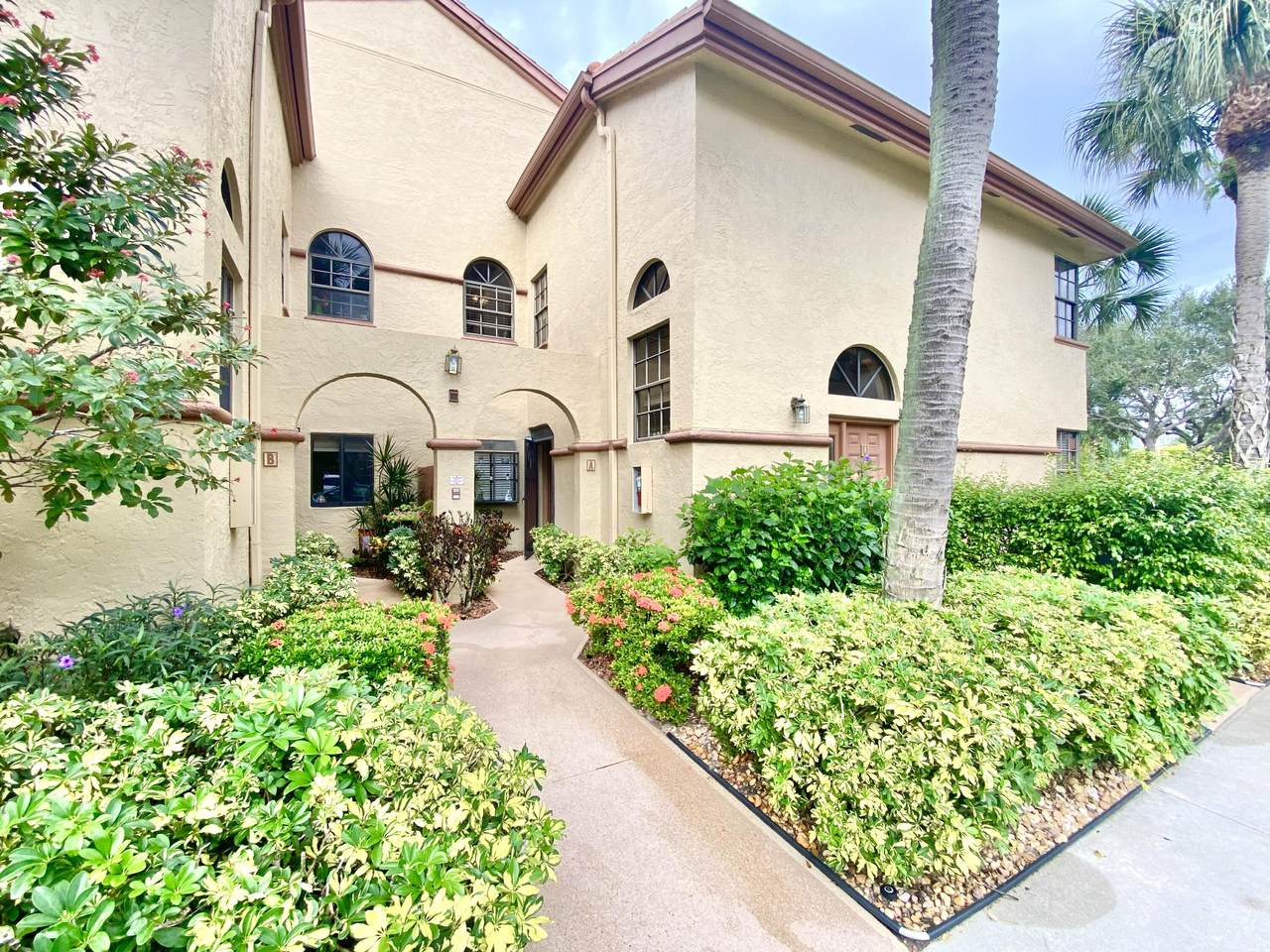 5091 Splendido Court - Photo 1