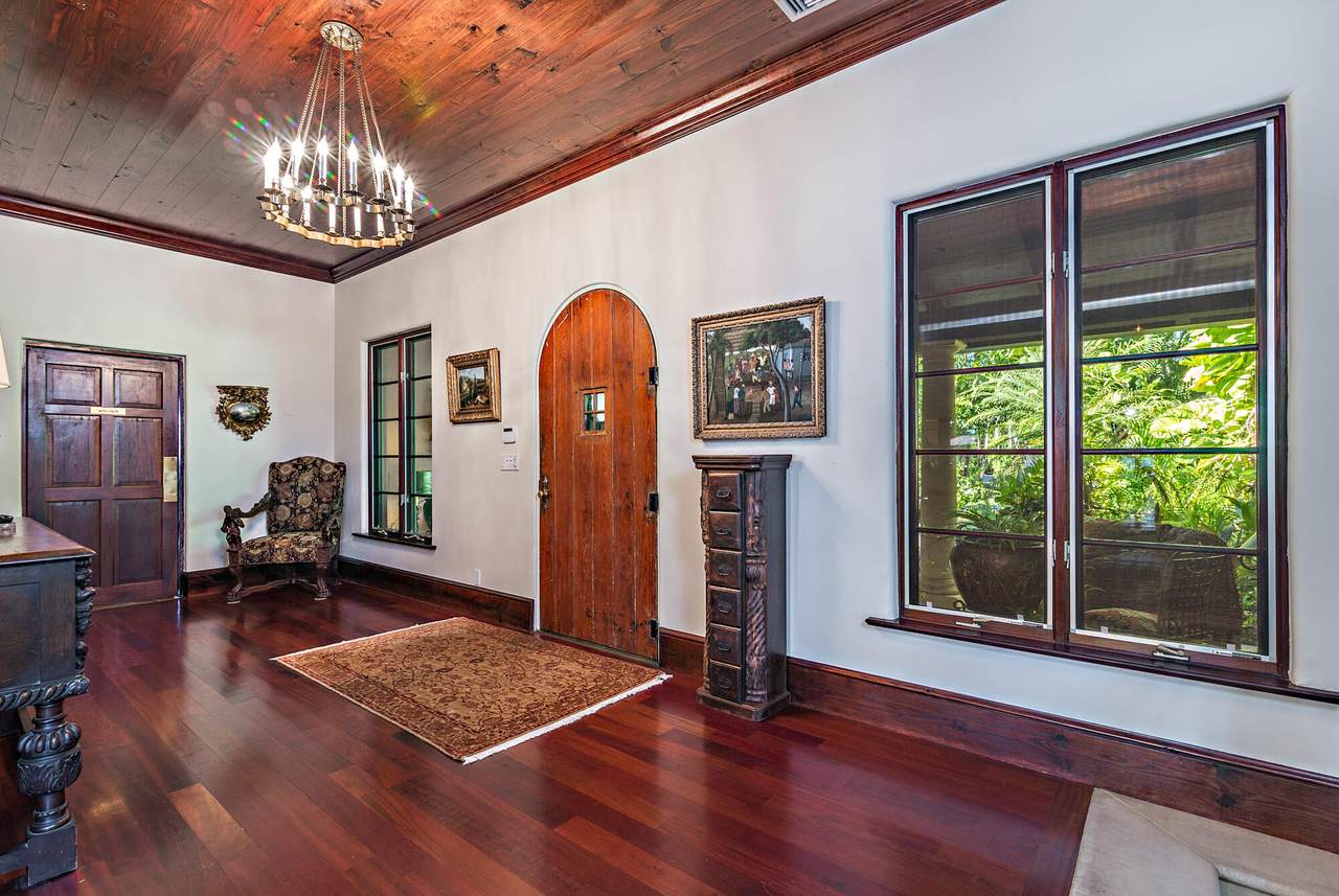 4906 Flagler Drive - Photo 1