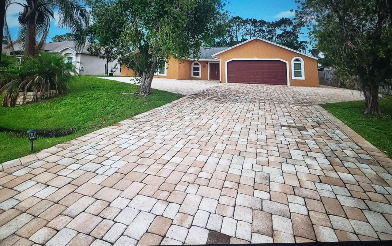1118 Preston Lane - Photo 1