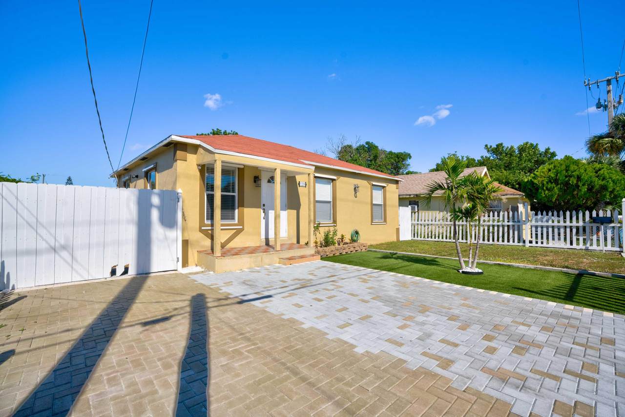 128 16th Street - Photo 1