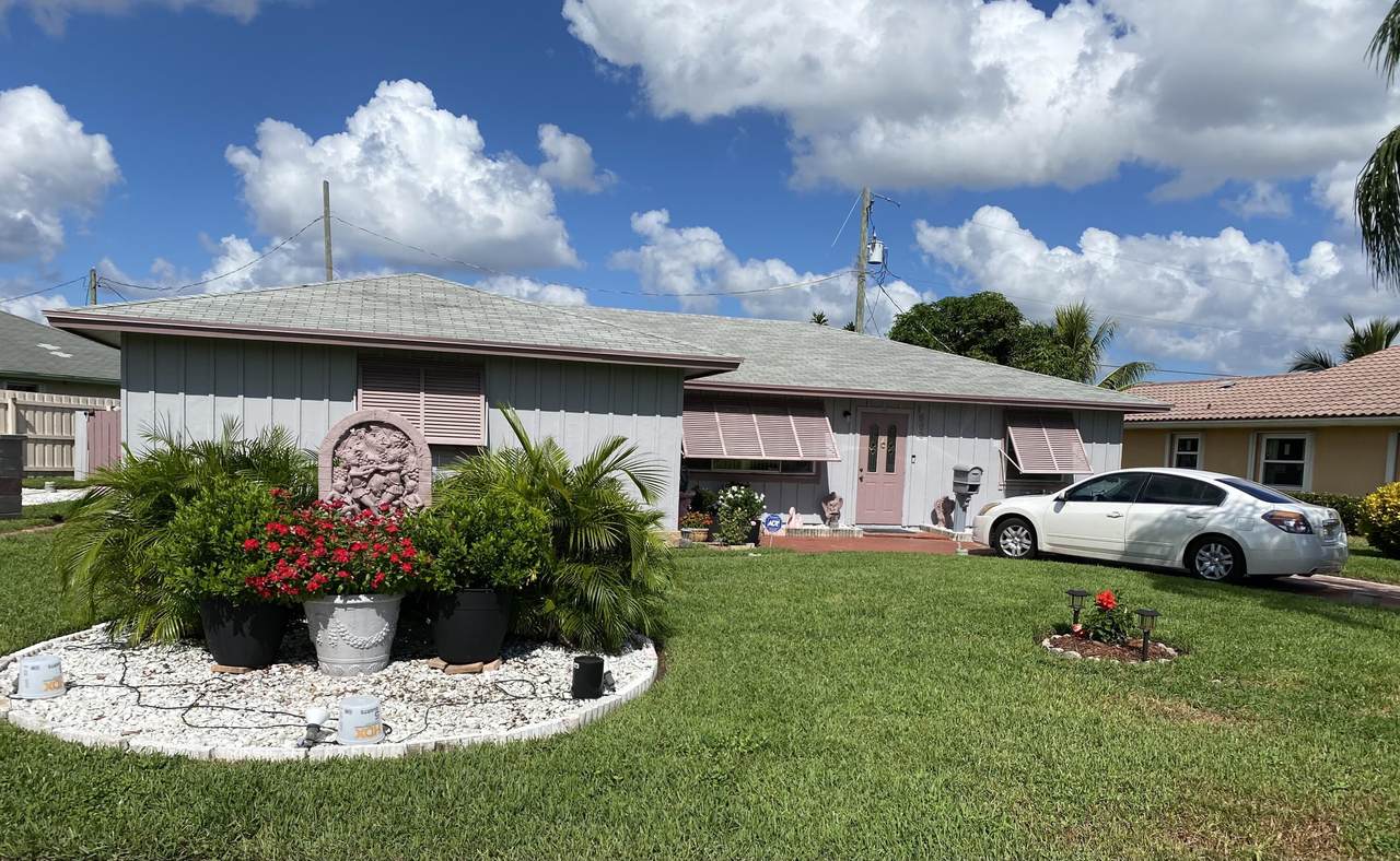 1563 6th Street - Photo 1