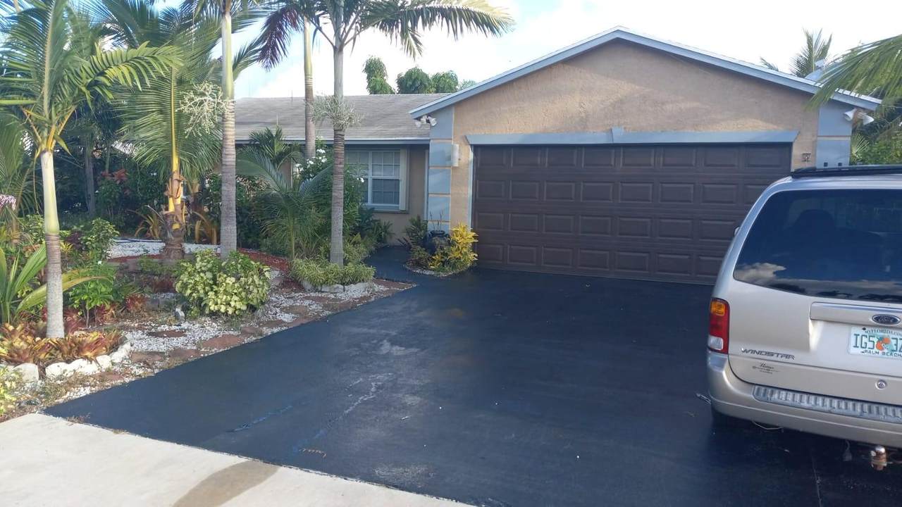 2900 Avenue H - Photo 1