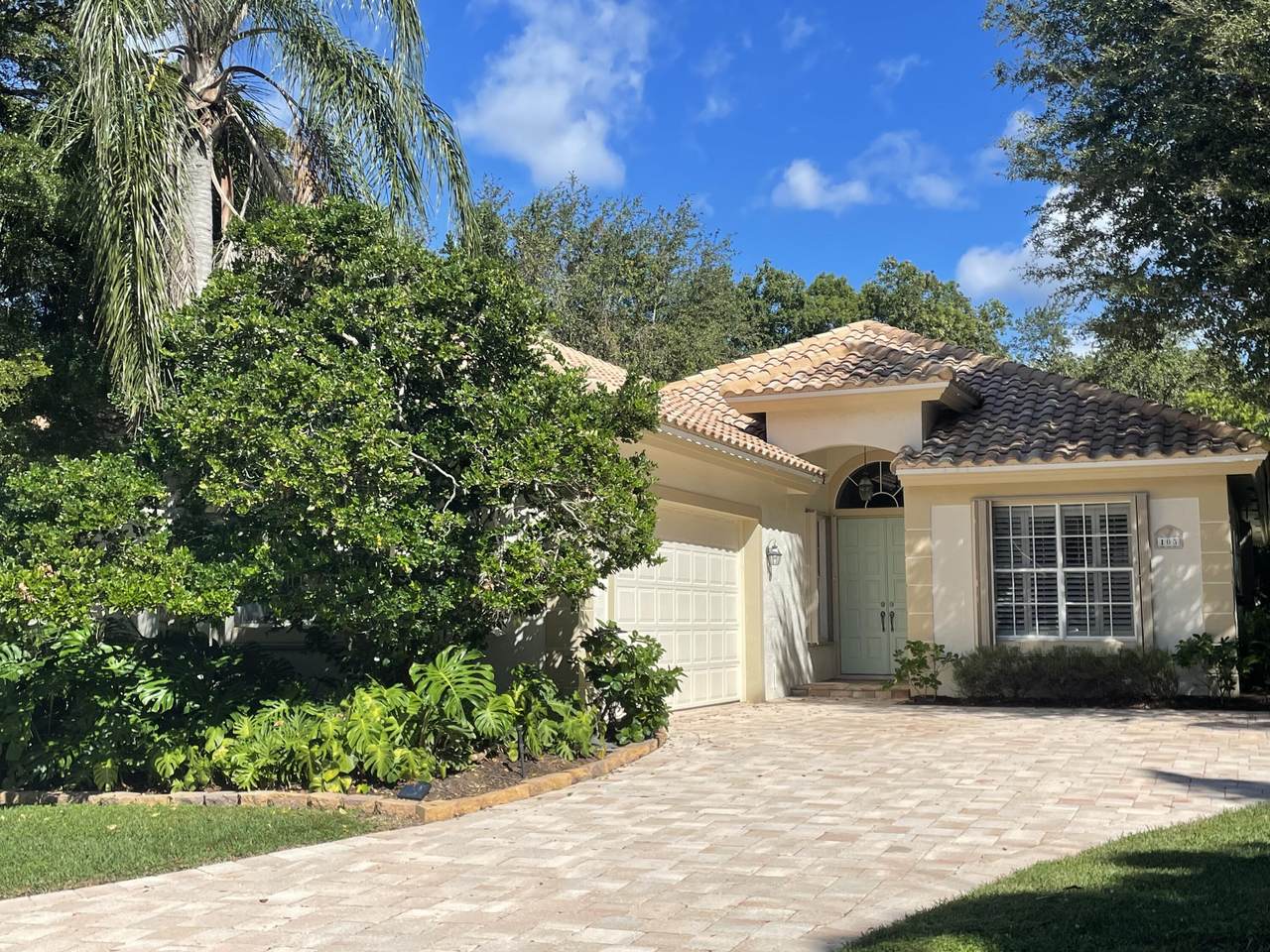 105 Stonebriar Boulevard - Photo 1