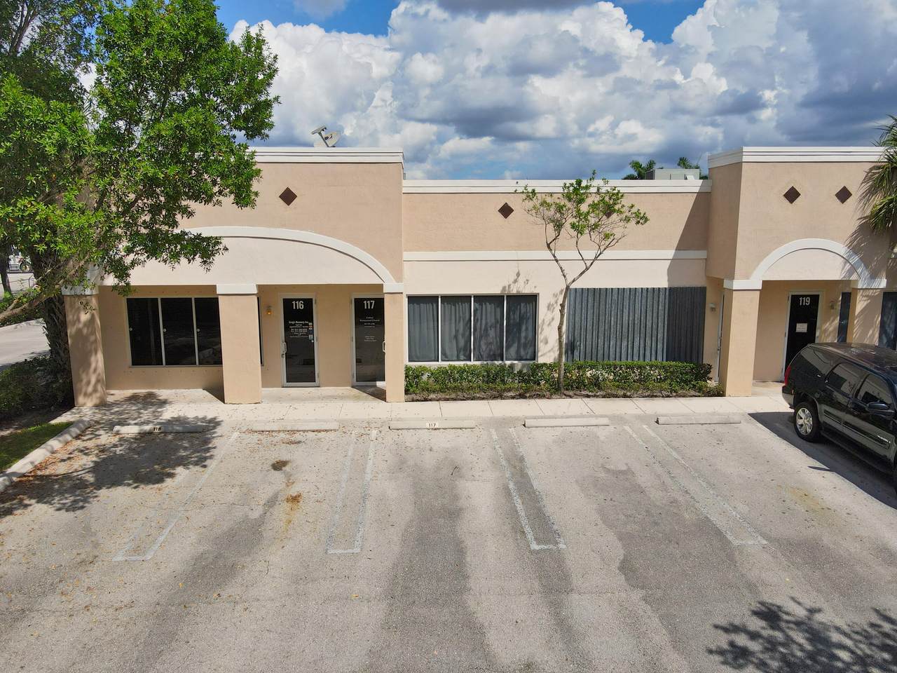 9030 Bellhurst Way - Photo 1