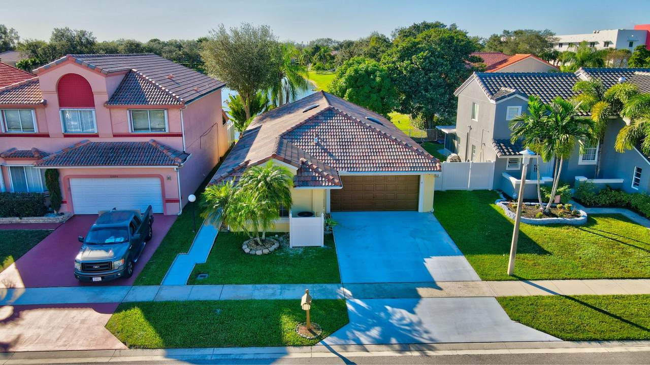10332 Sunstream Lane - Photo 1