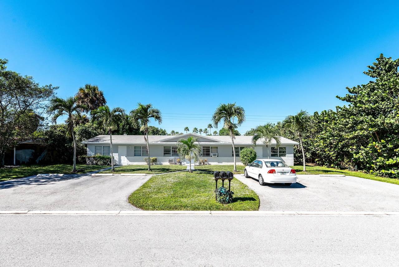 8923 Sunset Drive - Photo 1