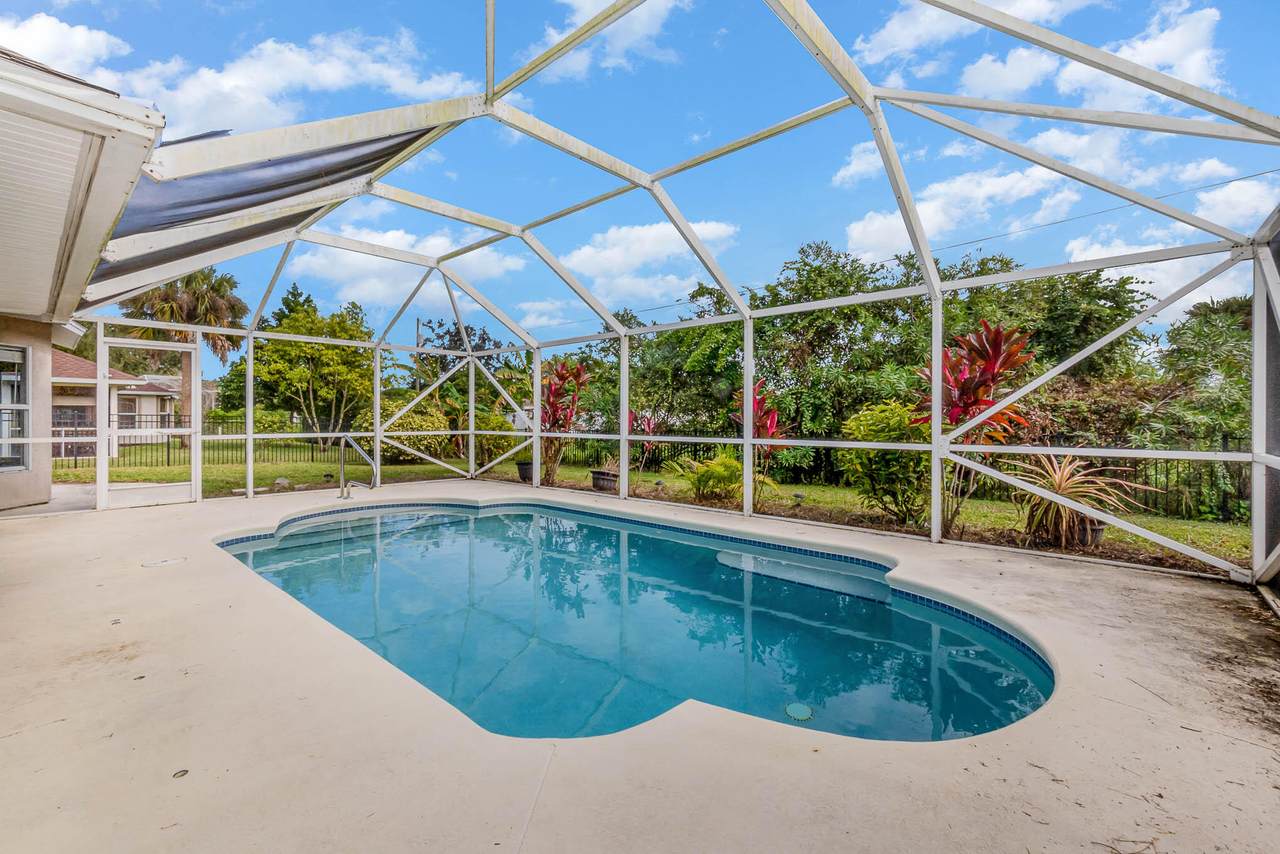 1030 Landsdowne Drive - Photo 1