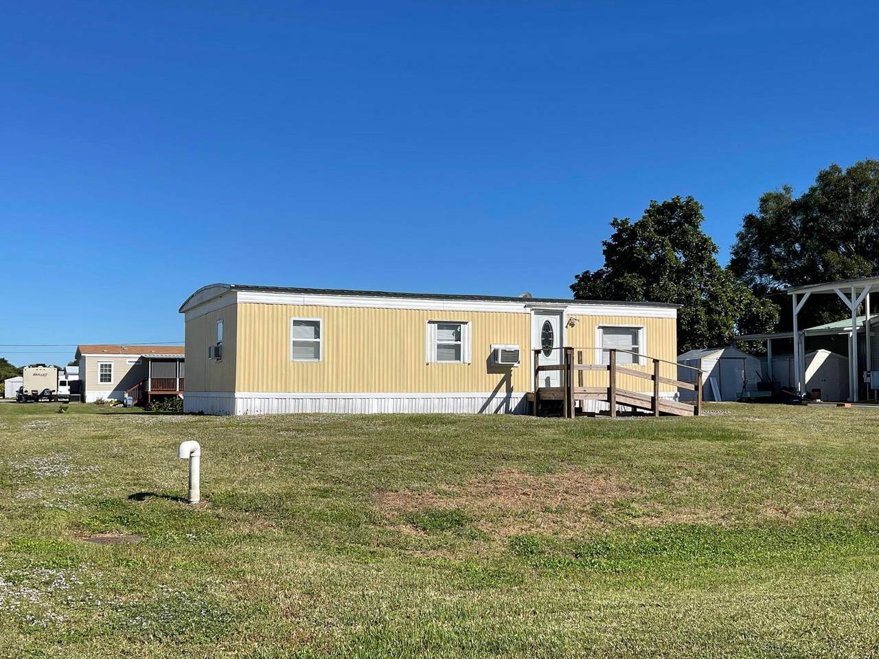 2621 33rd Street - Photo 1