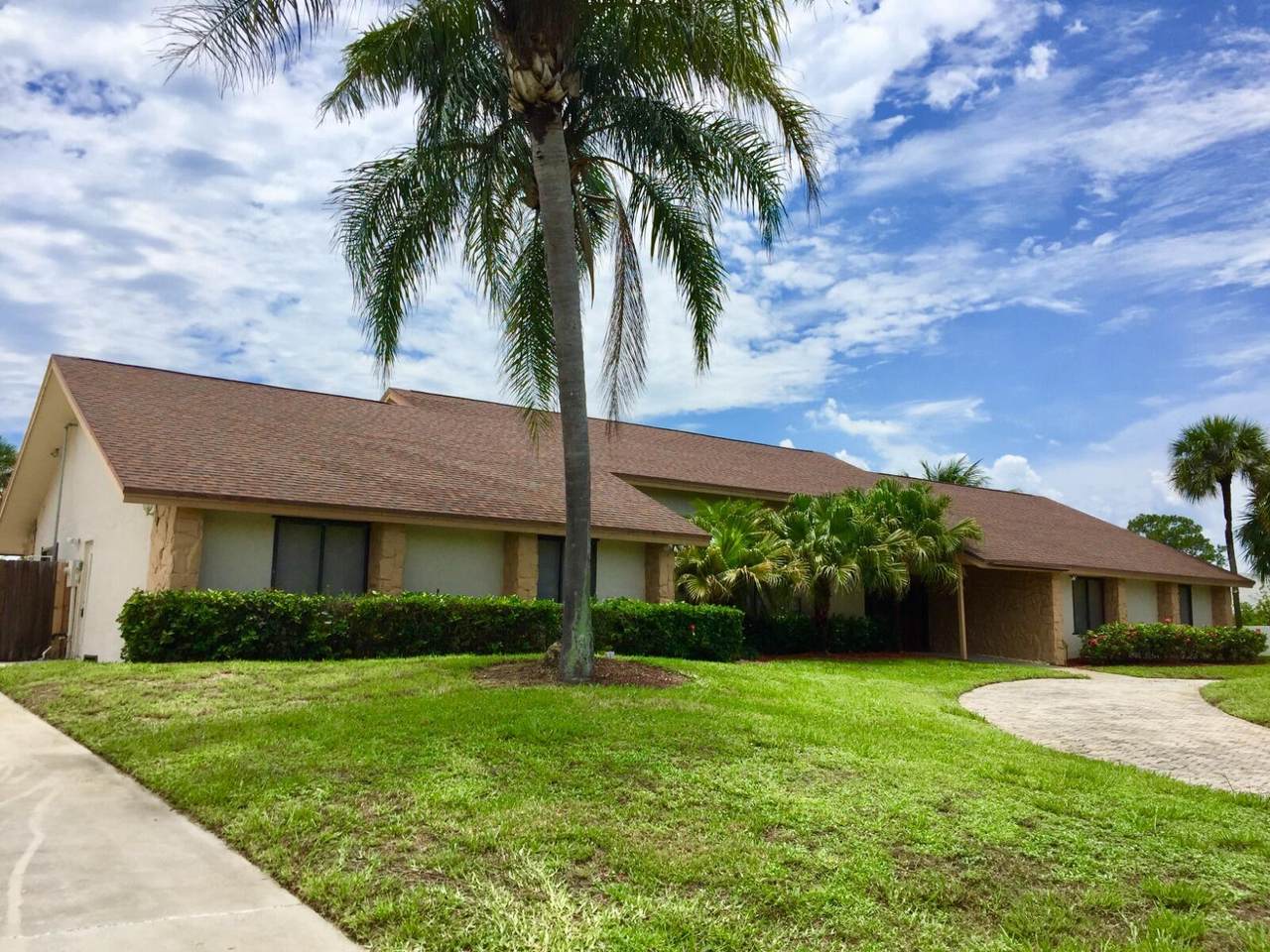 1862 Finn Hill Drive - Photo 1