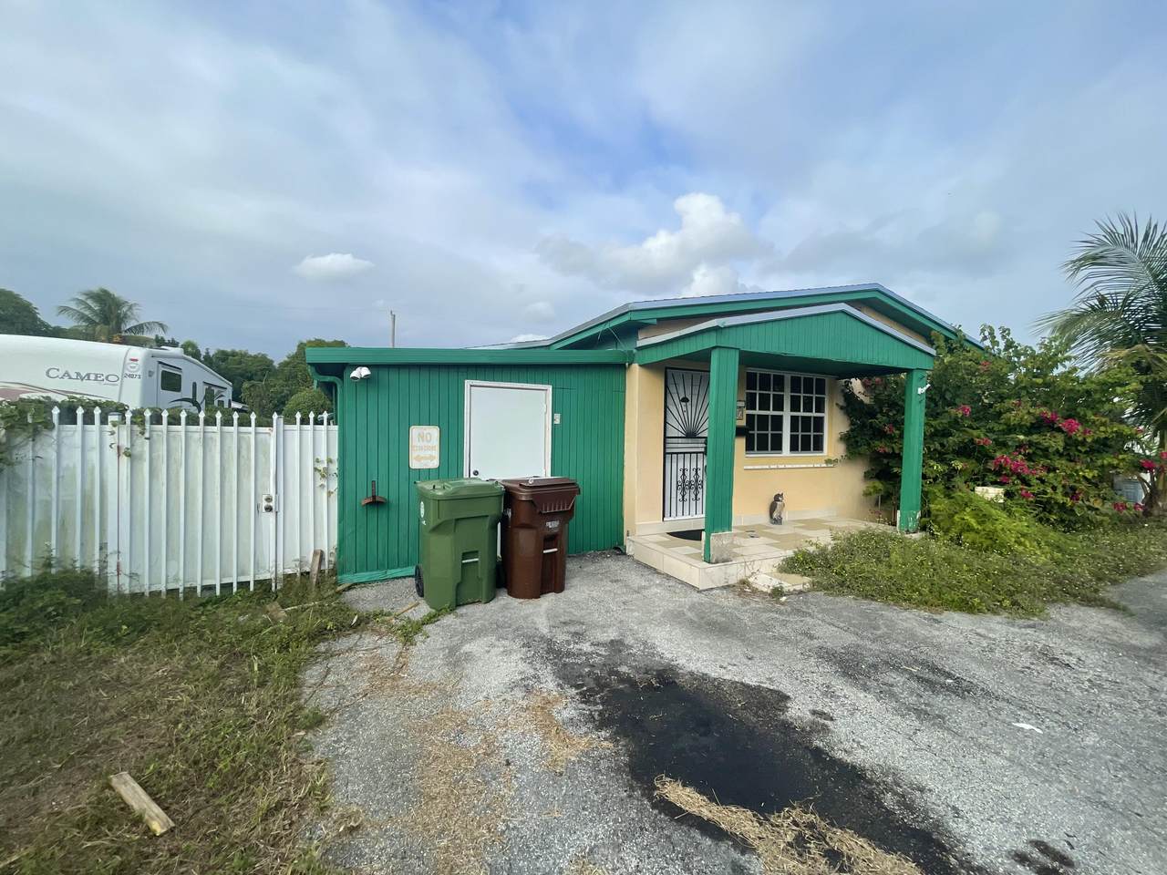 555 55th Street - Photo 1