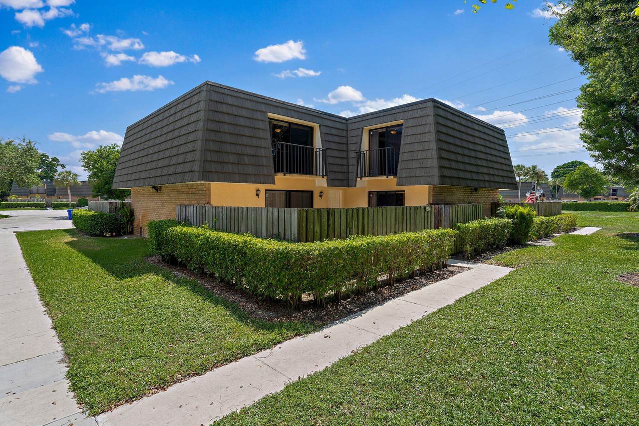 1917 19th Way - Photo 1