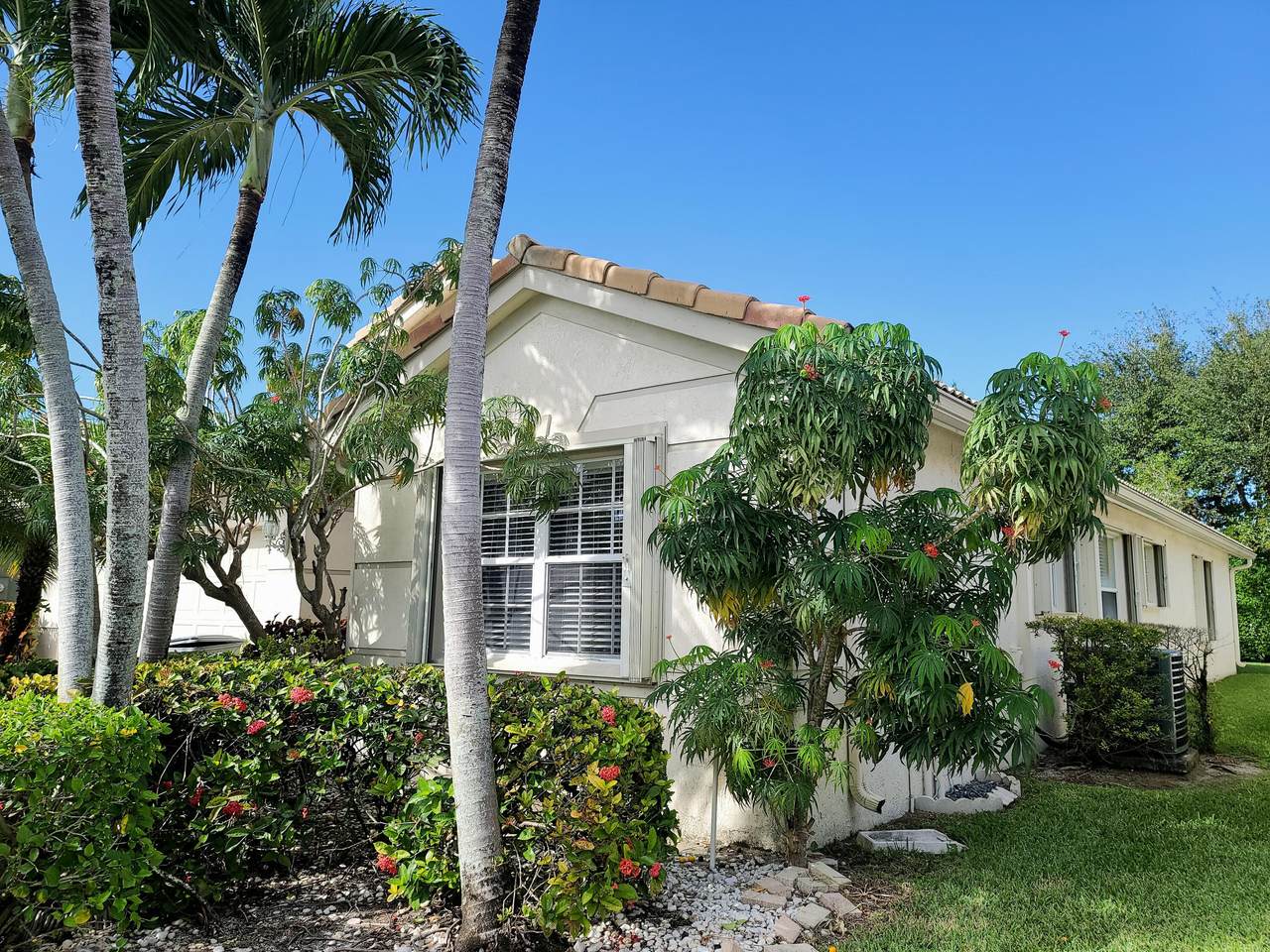 5855 Royal Isles Boulevard - Photo 1