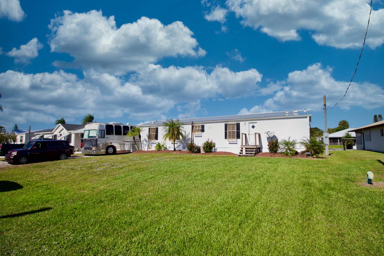 2305 31st Street - Photo 1