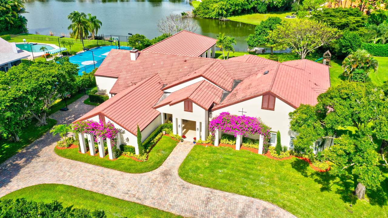 8265 Twin Lake Drive - Photo 1