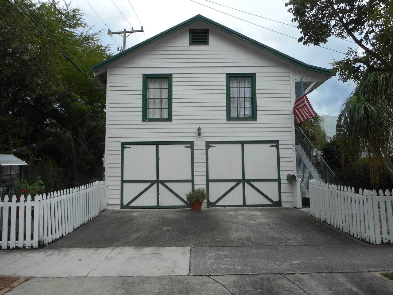 1914 Lake Avenue - Photo 1