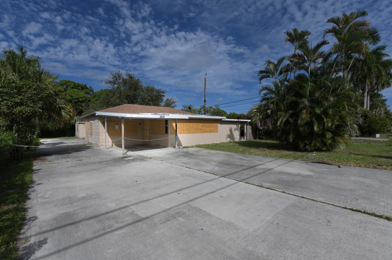 3819 Lakewood Road - Photo 1