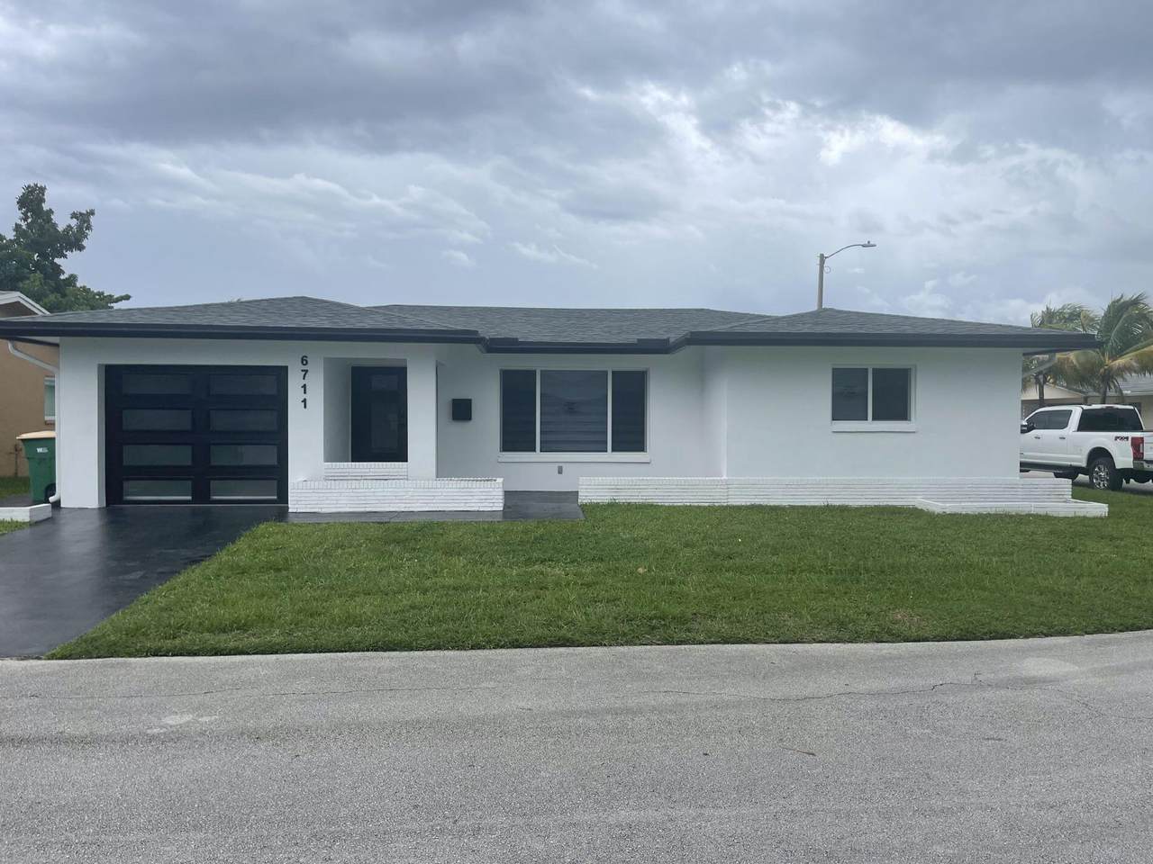 6711 59 Street - Photo 1