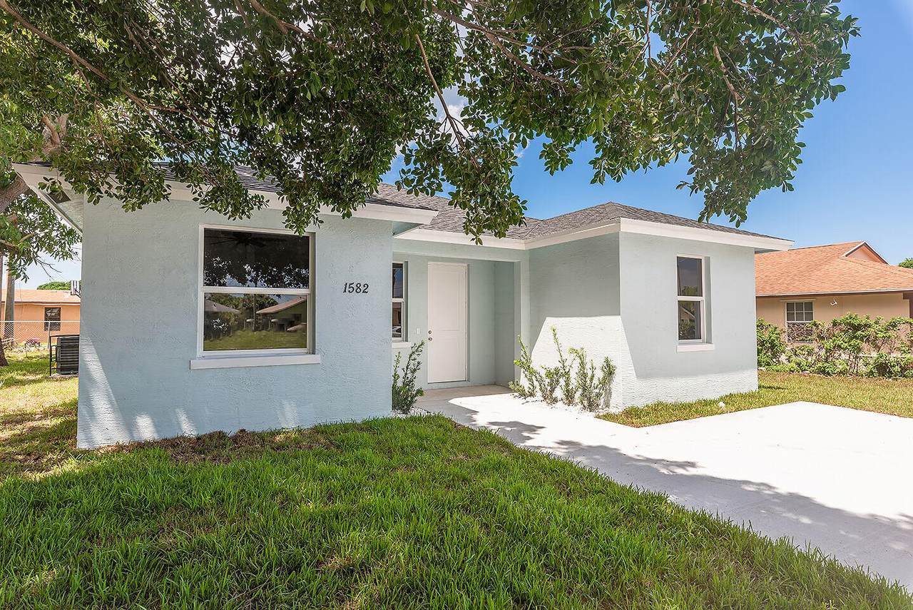 813 19th Street - Photo 1