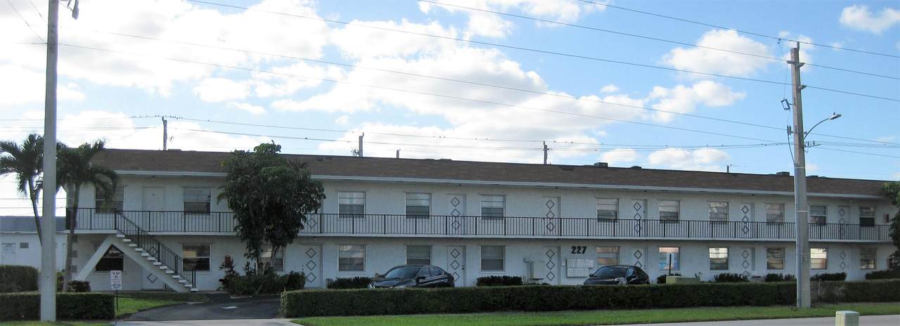 227 Castlewood 101 Drive - Photo 1