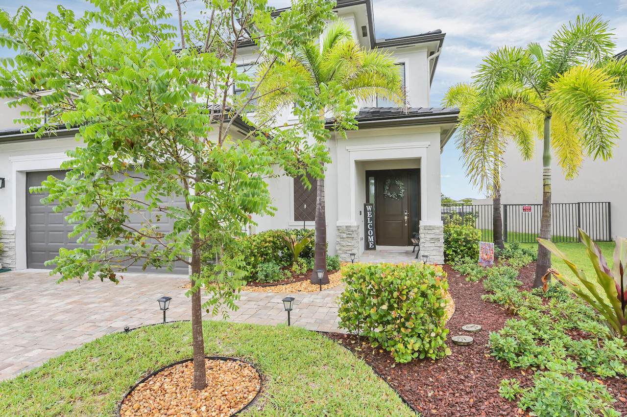 6102 Yerba Buena Court - Photo 1