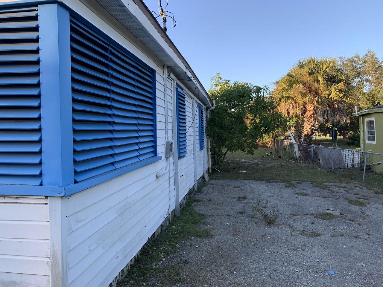 718 Avenue E - Photo 1