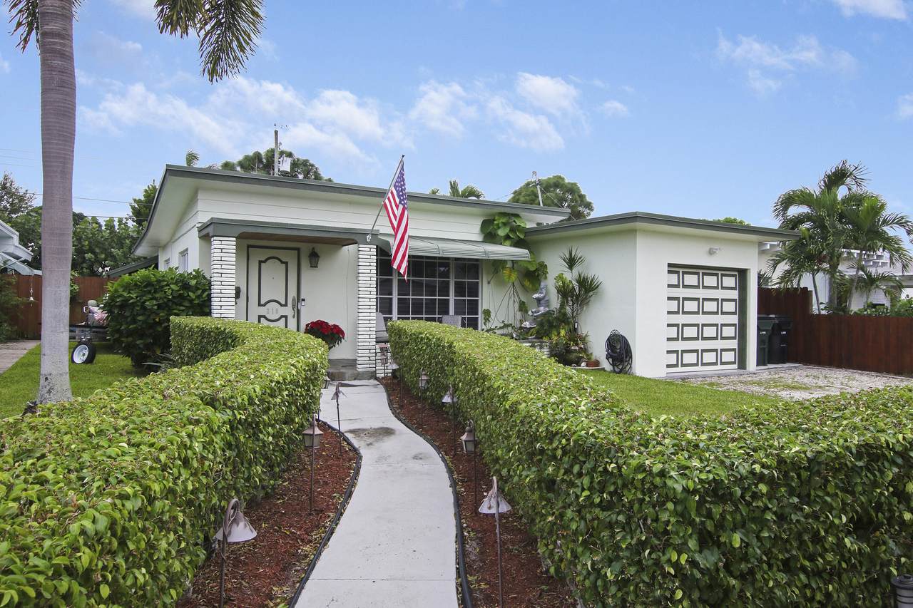 215 Columbia Drive - Photo 1
